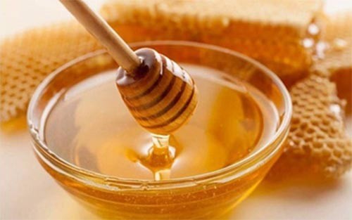 Bài thuốc dân gian chữa đau dạ dày với mật ong