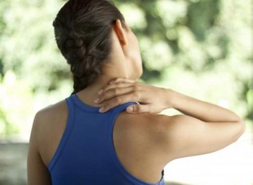khó nuốt ở cổ họng do bệnh cột sống