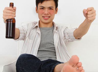 đỏ mặt khi uống bia
