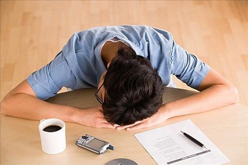 ngủ trưa ngừa đau dạ dày