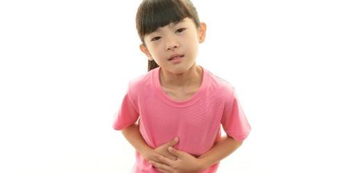 trẻ em cũng bị đau dạ dày