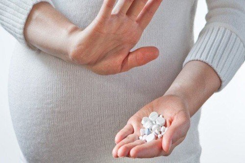 bà bầu thận trọng khi dùng thuốc