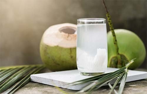 Nước dừa có khả năng chữa đau dạ dày ít ai biết